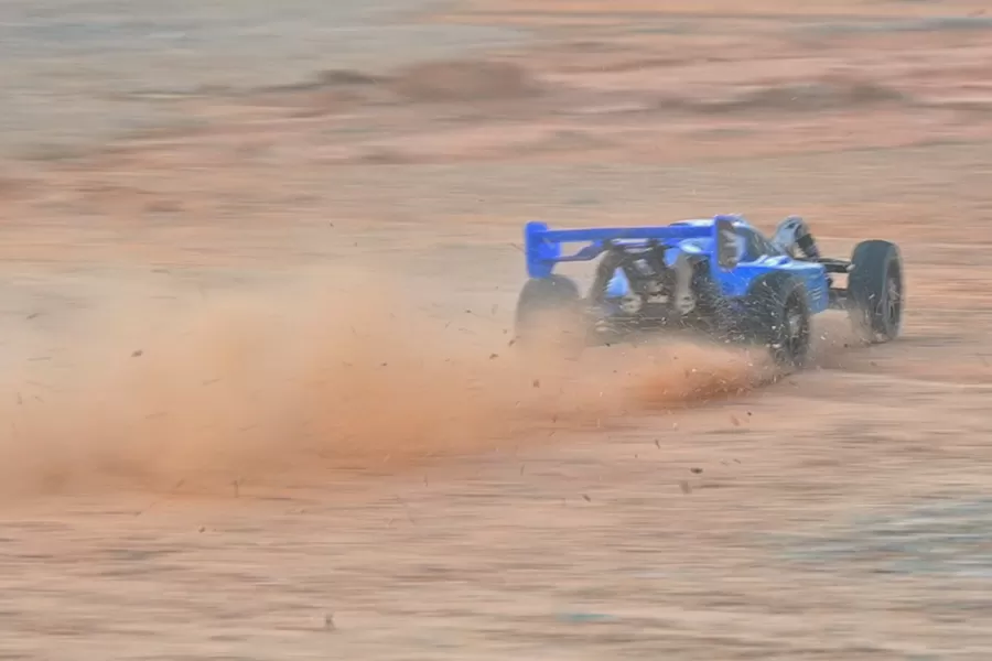 Voiture haute vitesse Nitro RC Buggy 2.4G à 8 échelles 4 roues motrices hors route # RH802