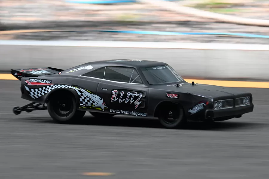 Voiture de traînée électrique 2 roues motrices, 2 roues motrices électriques roulaient pour 2.4G brossé à haute vitesse RTR # RH2015