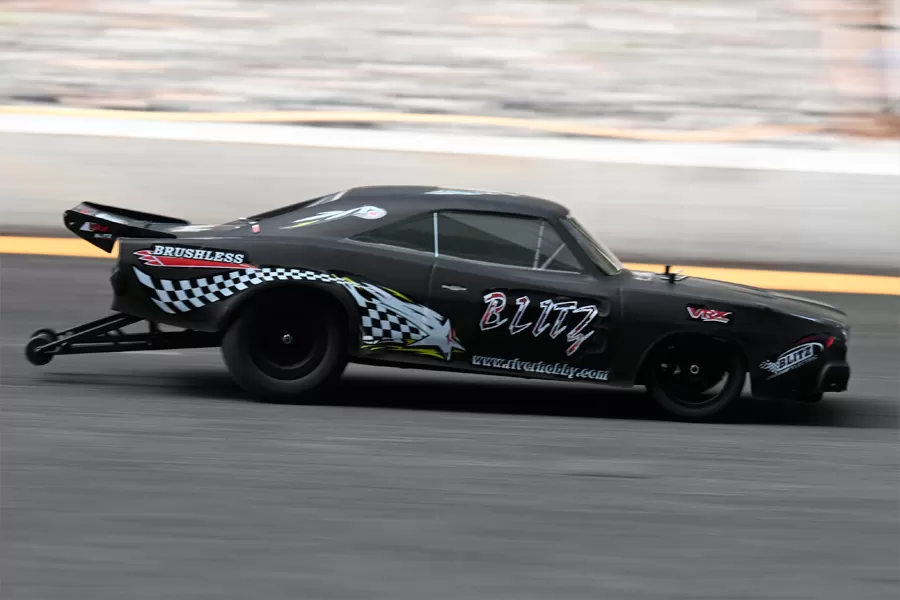 Voiture de traînée électrique 2 roues motrices, 2 roues motrices électriques roulaient pour 2.4G brossé à haute vitesse RTR # RH2015