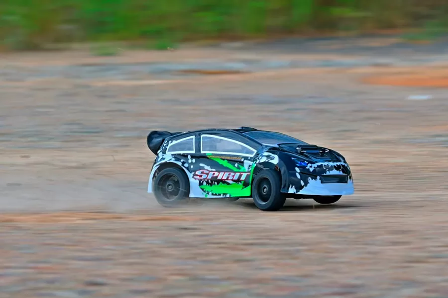 Rallye électrique tout-terrain à 16 échelles 4 roues motrices Rallye électrique 2.4G sans balais RTR # RH1612